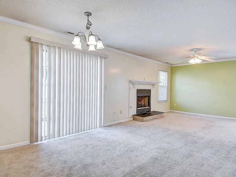 751 Ridge Cir — Photo 10