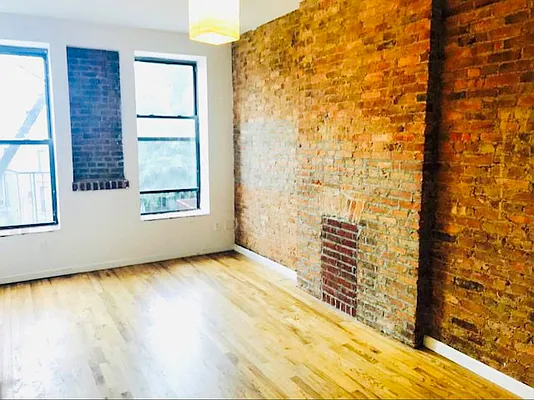 Rented by null | media 28