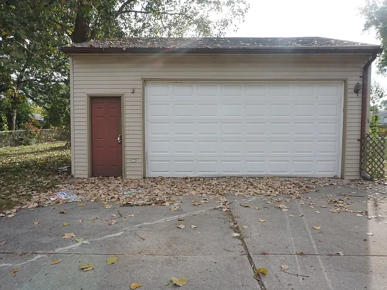 27300 Edward St — Photo 11