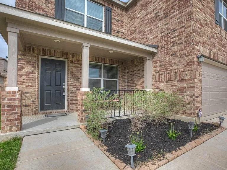 667 Anthem Ln — Photo 3