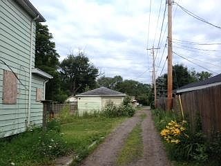 2nd image of 533 Allen St