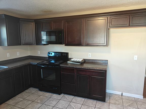 2nd image of 7516 E Gum St