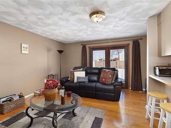 2nd image of 239 Ausdale Rd