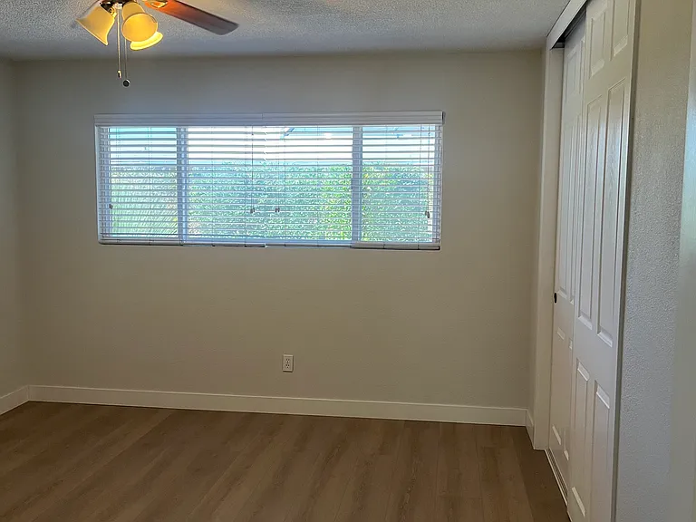 375 W Vernon Dr #C — Photo 8
