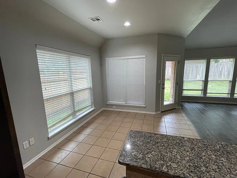 11725 S Vine St W — Photo 7