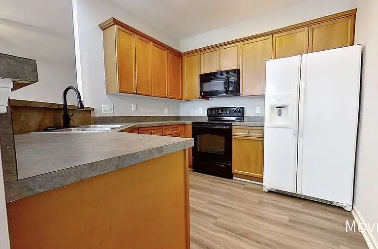 9409 Night Harbor Dr — Photo 25
