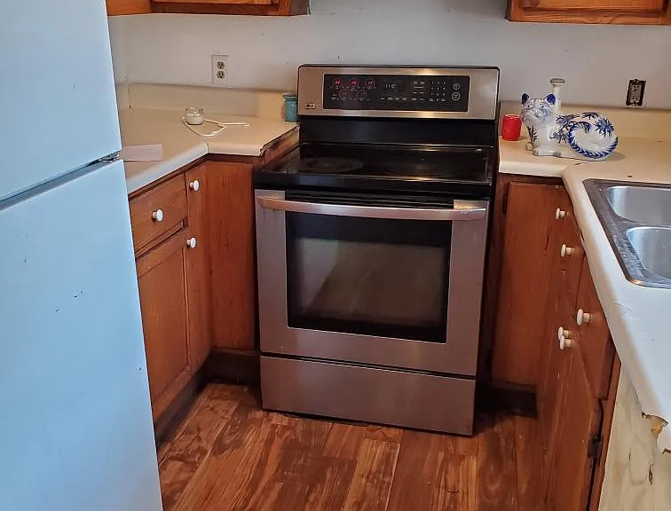 65 Valley View Dr — Photo 2