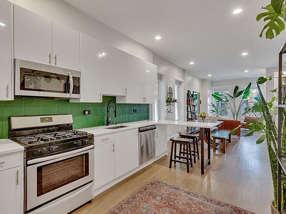 5th image of 2637 W Crystal St APT 1