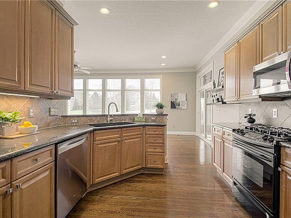2nd image of 14317 Manor Ct