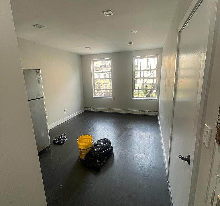 1st image of 118 Avenue C APT 2