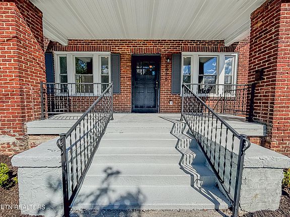5th image of 3838 Speedway Cir