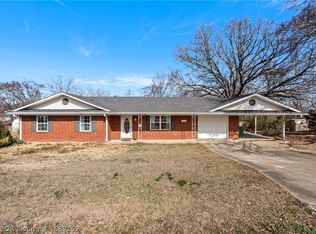 3009 Honeysuckle Dr, Sallisaw, OK 74955