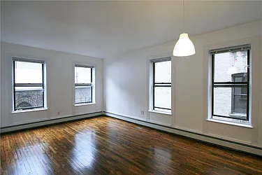 Rented by R New York