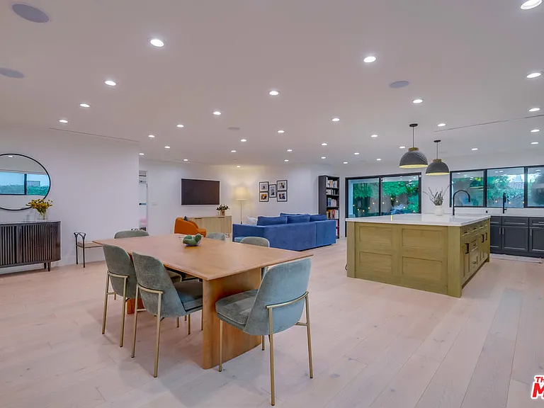 5715 Corteen Pl — Photo 7