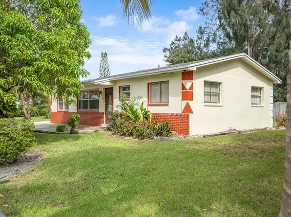 1498 NW 1st Street, Boynton Beach, FL 33435