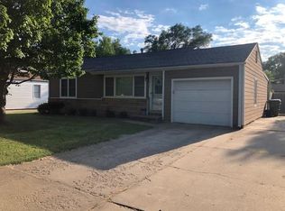 866 Plaza Dr, Salina, KS 67401