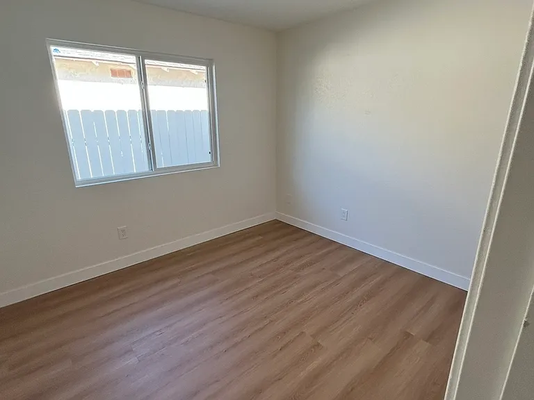 11262 Ganesta Rd — Photo 7