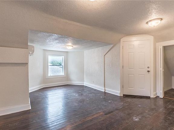4th image of 4018 Harrison St #3