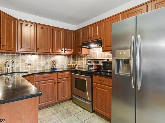 4th image of 234 Claremont Ave APT 5
