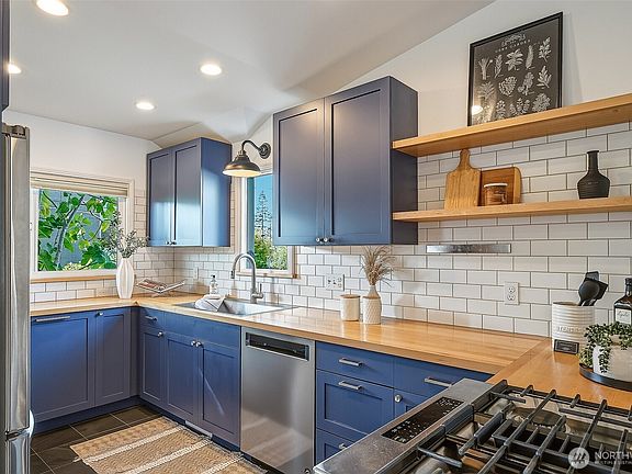 4th image of 1218 NE 117th Street