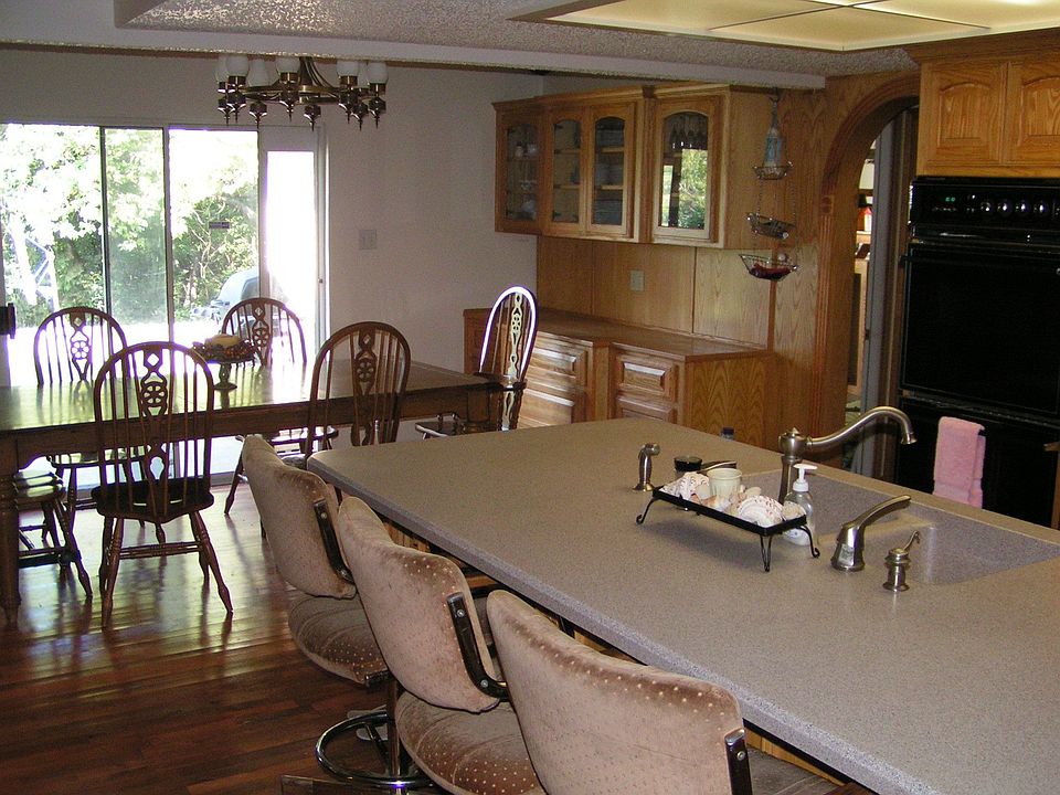 2nd image of 900 Hunters Creek Dr