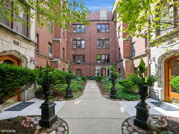 1111 Holley Ct #115, Oak Park, IL 60301