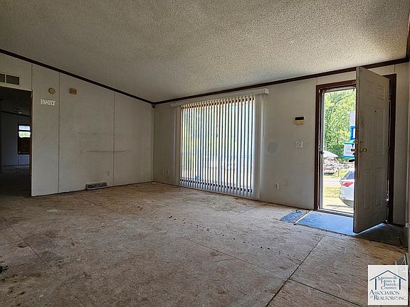3rd image of 97 Southland Dr