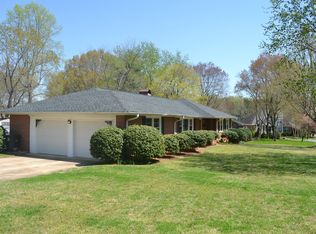 2931 Ormond Dr, Winston Salem, NC 27106