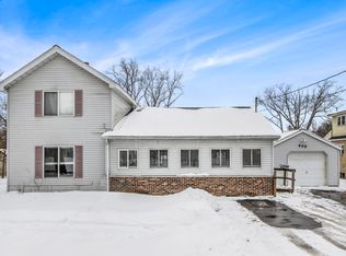 409 N Brown St, Paw Paw, MI 49079