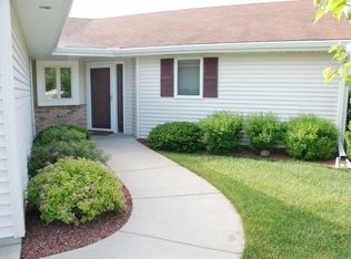 109 Elizabeth Ct #6, Deerfield, WI 53531