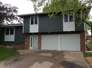 6408 SW 28th St, Topeka, KS 66614