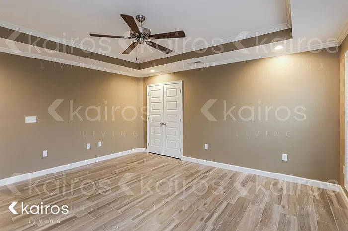 977 Garrett Ln — Photo 11