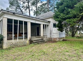 129 Main St NW, Warwick, GA 31796