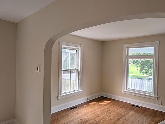 3rd image of 1019 Sherman Ave