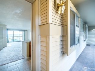 4165 178th Ln SE APT 204, Bellevue, WA 98008