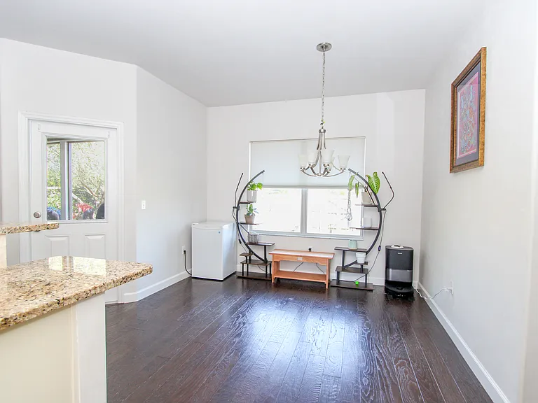 989 NW 231st Way — Photo 8