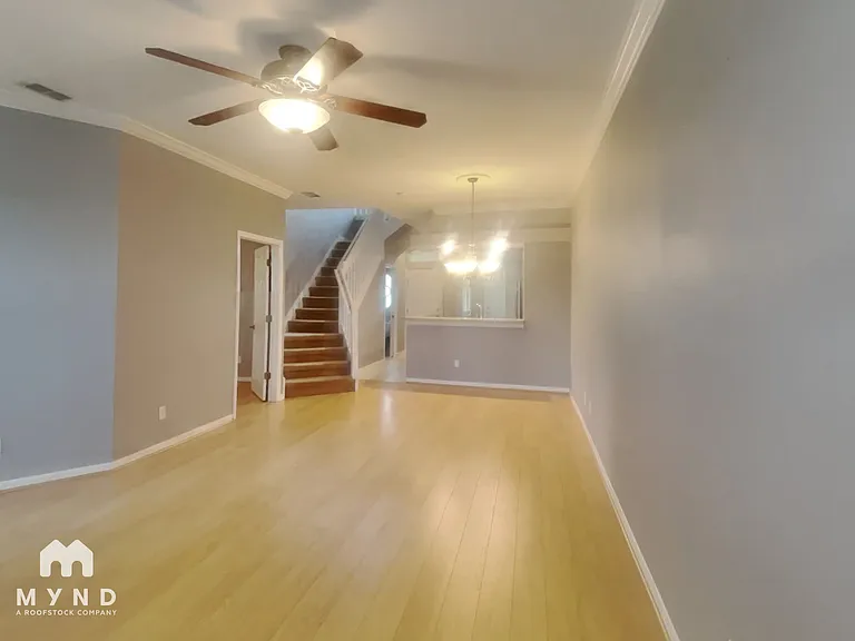 5372 Neil Dr — Photo 5