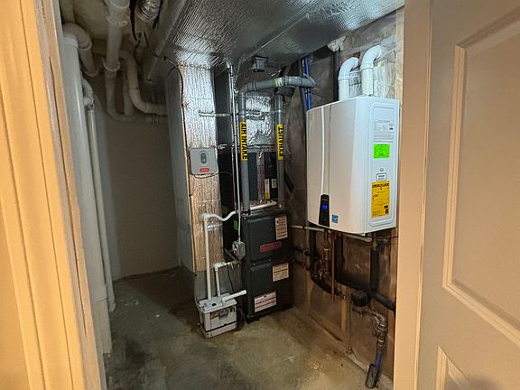 4th image of 61-63 Apthorp St