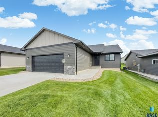1808 N Concord Dr, Sioux Falls, SD 57110
