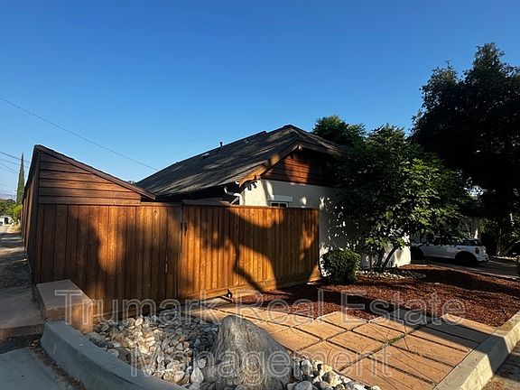 2nd image of 4412 Indiana Ave