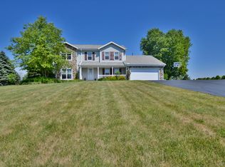 S75W23930 Vernon Hills Dr, Big Bend, WI 53103