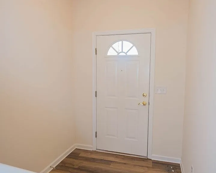 403 Parkview Ct — Photo 9