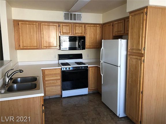 3rd image of 5710 E Tropicana Ave Unit 2057