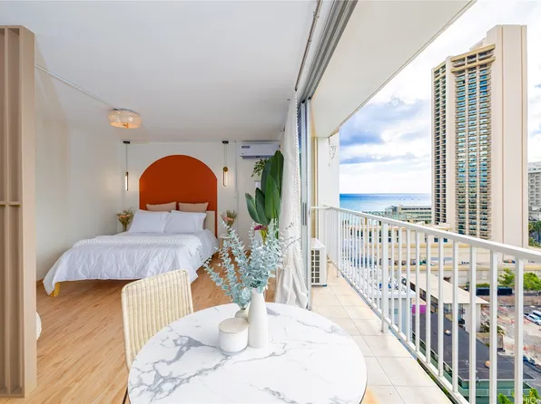 2427 Kuhio Ave #1605, Honolulu, HI 96815