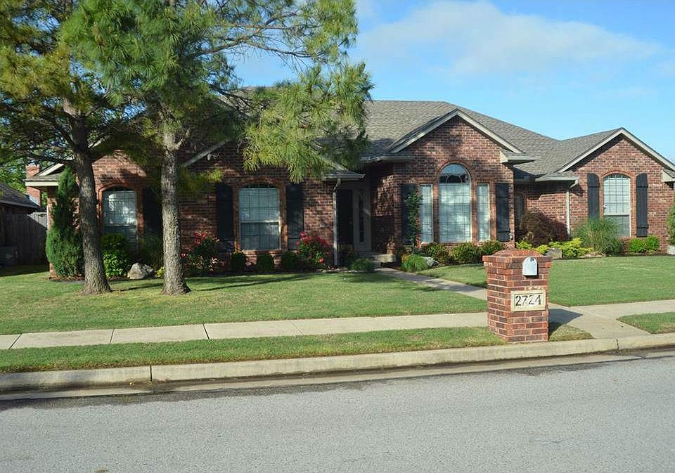 2427 Overland Way pics