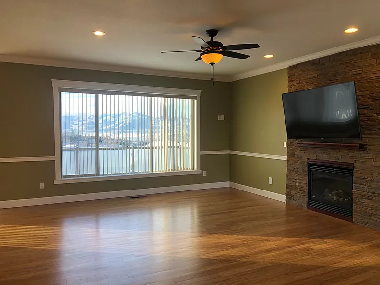4334 Vineyard Ter — Photo 2
