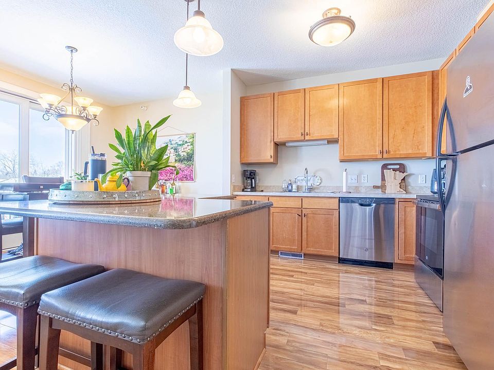 1st image of 1070 Grandview Ct NE APT 304