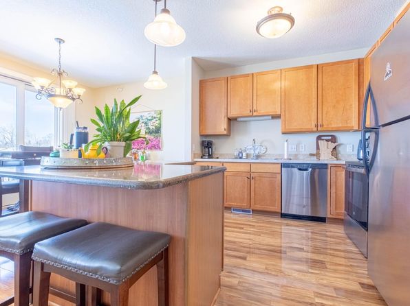 1070 Grandview Ct NE APT 304, Columbia Heights, MN 55421