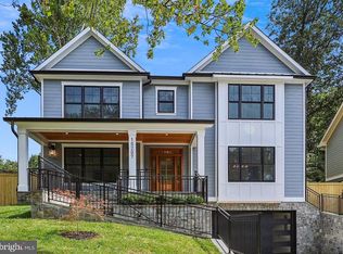 10207 Parkwood Dr, Kensington, MD 20895