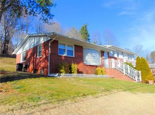 53 Rhoda St, Canton, NC 28716